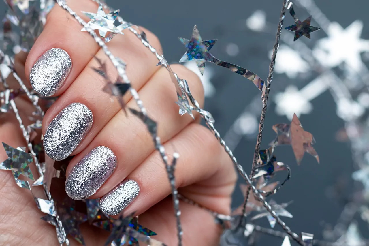 The 30 hottest Christmas and holiday nails to try in 2023