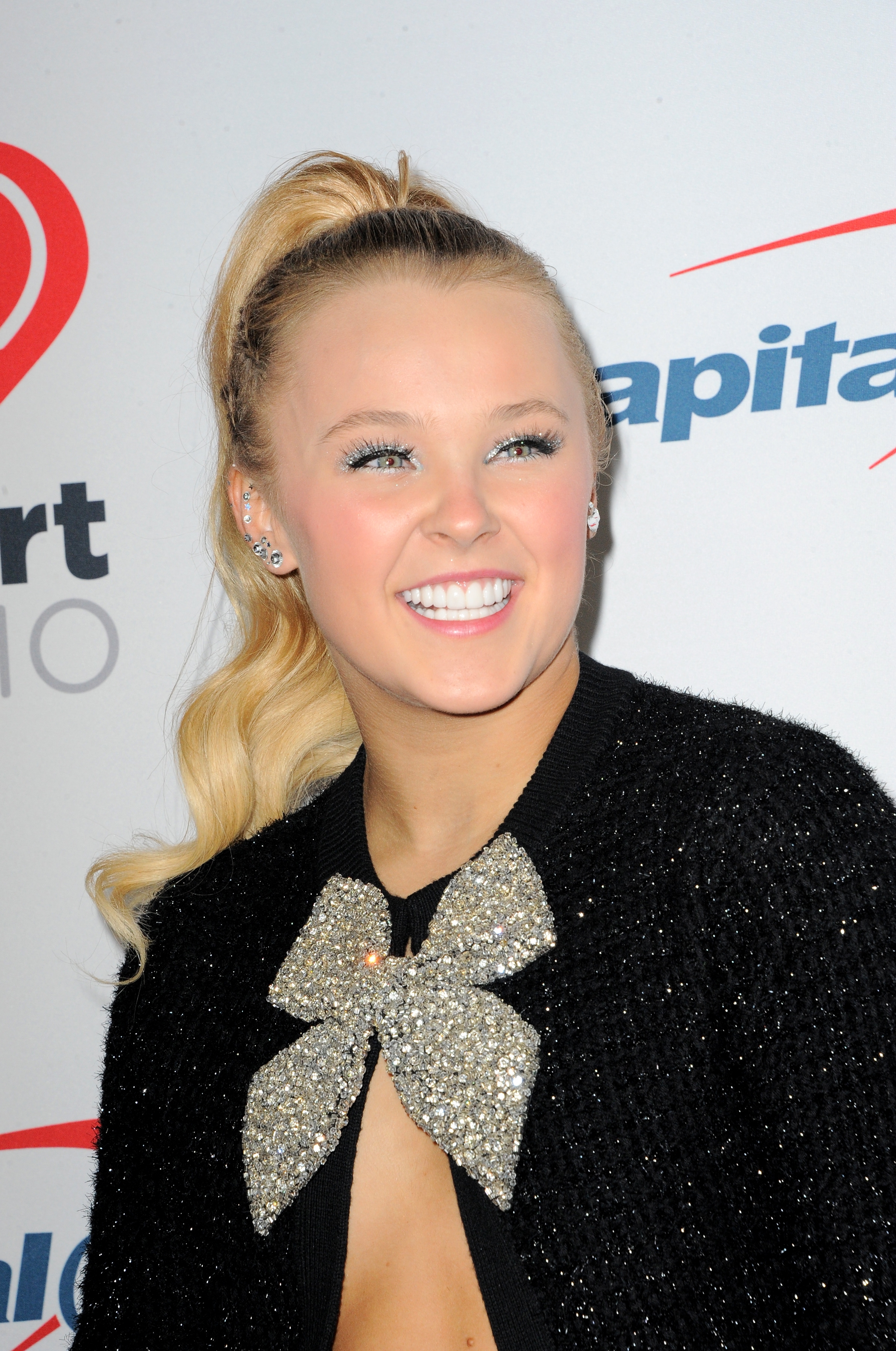 JoJo Siwa at the 102.7 KIIS FM's Jingle Ball 2021.