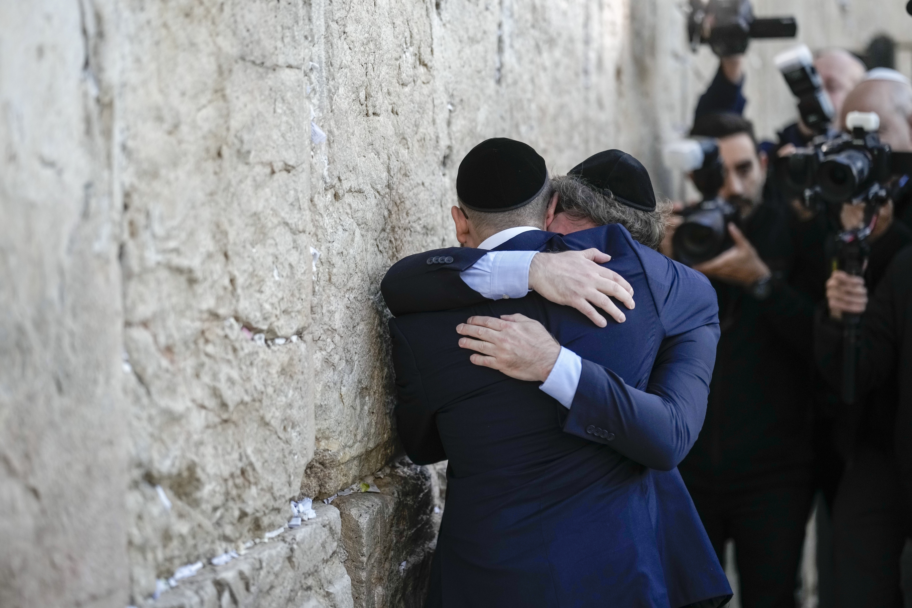 Milei and Rabbi Wahnish embrace at the Western Wall.