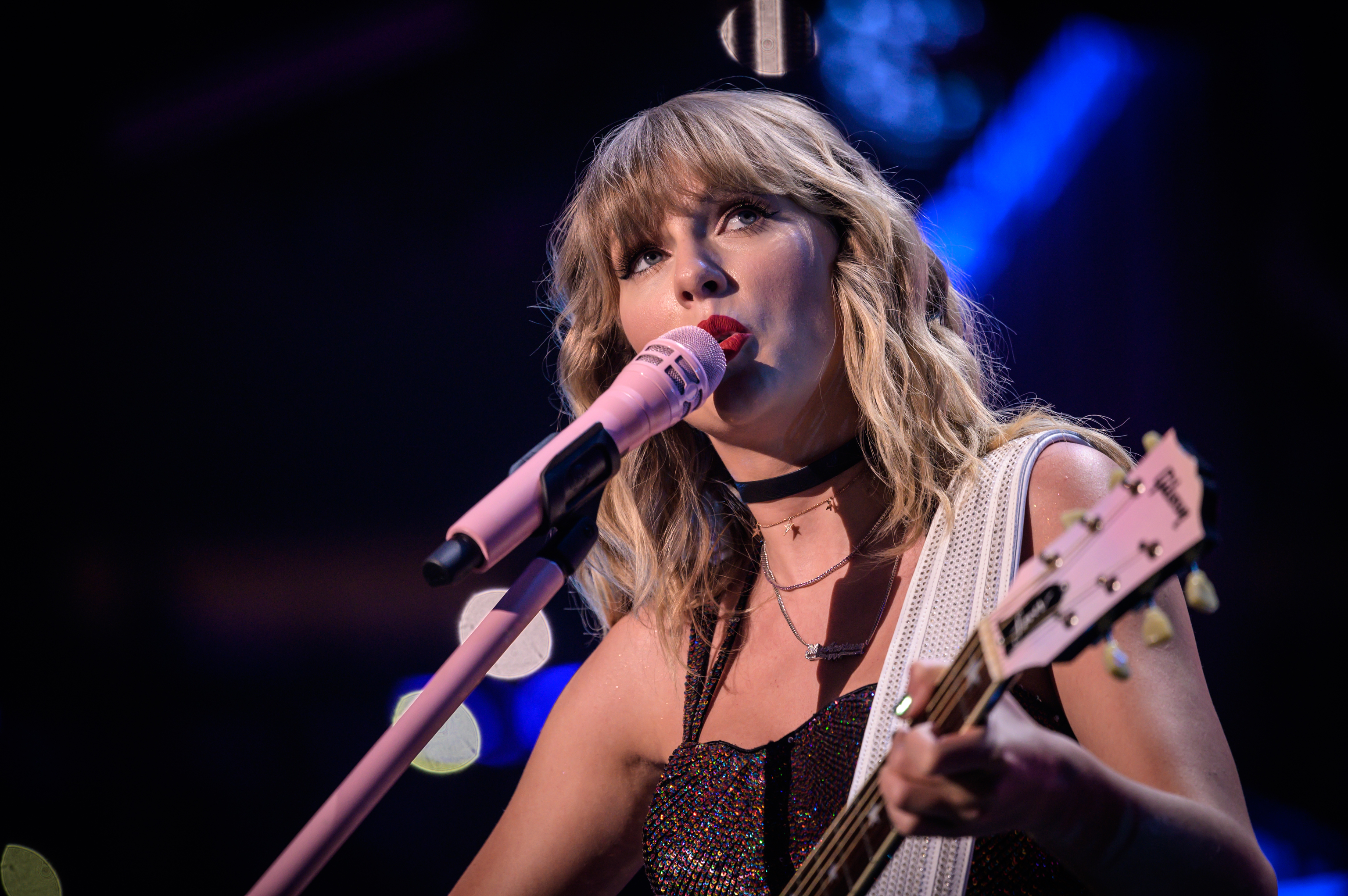 Taylor Swift performs at Madison Square Garden on 2019