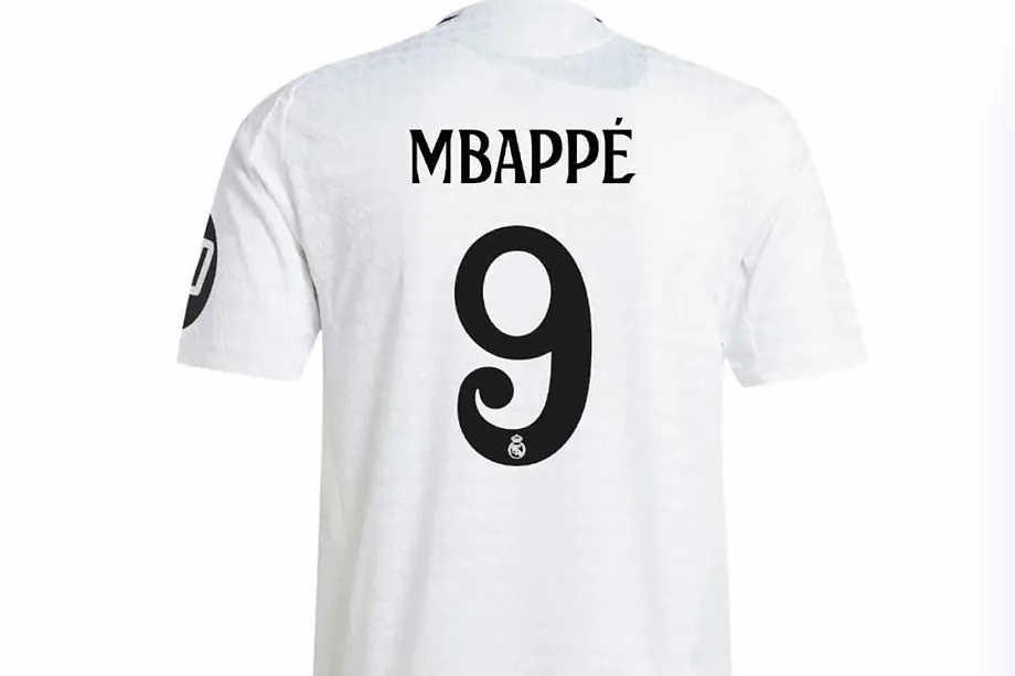 Real Madrid jersey with Mbapp's 9.