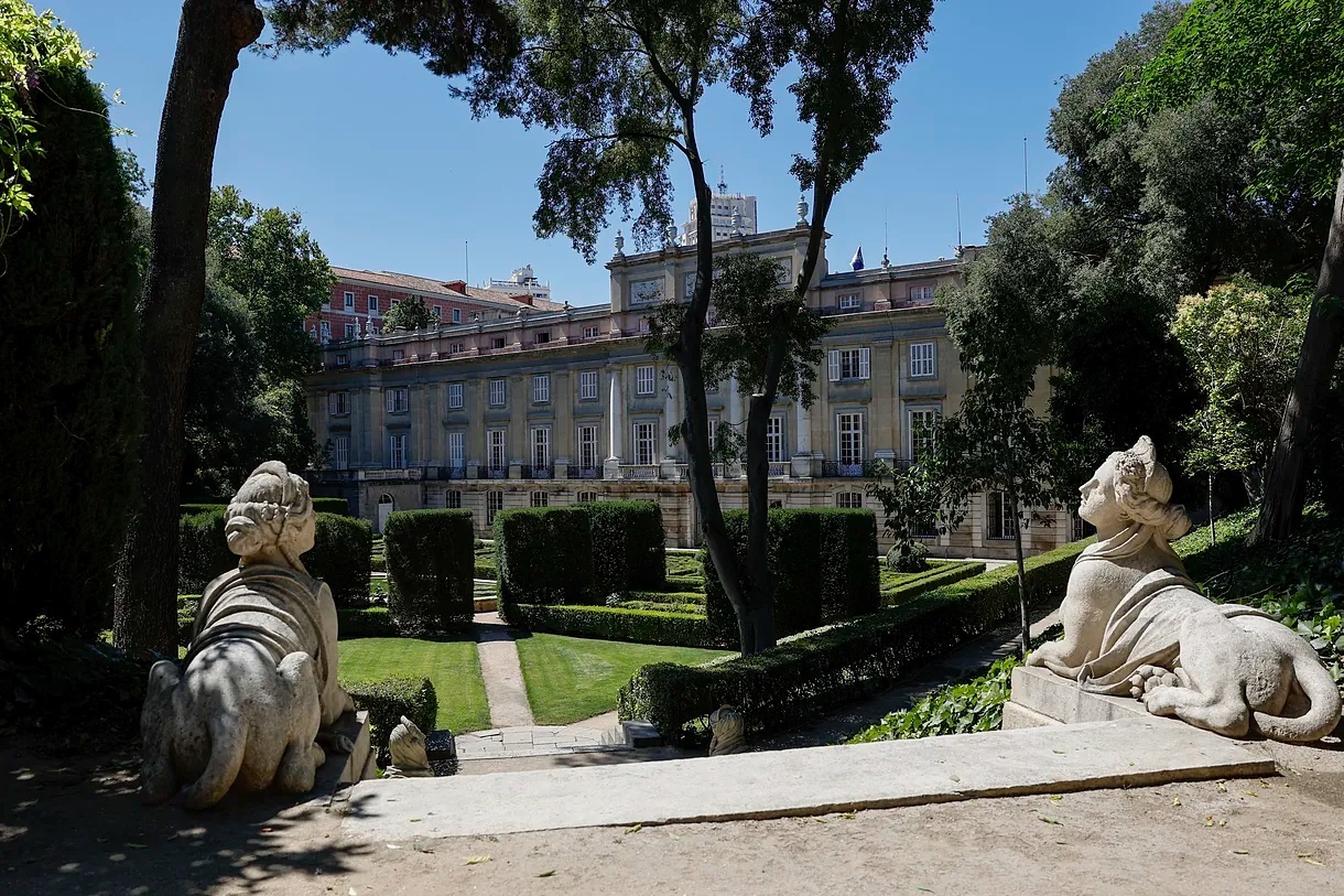 The Liria Palace in Madrid opens its 'secret gardens': an oasis with Versailles-style airs