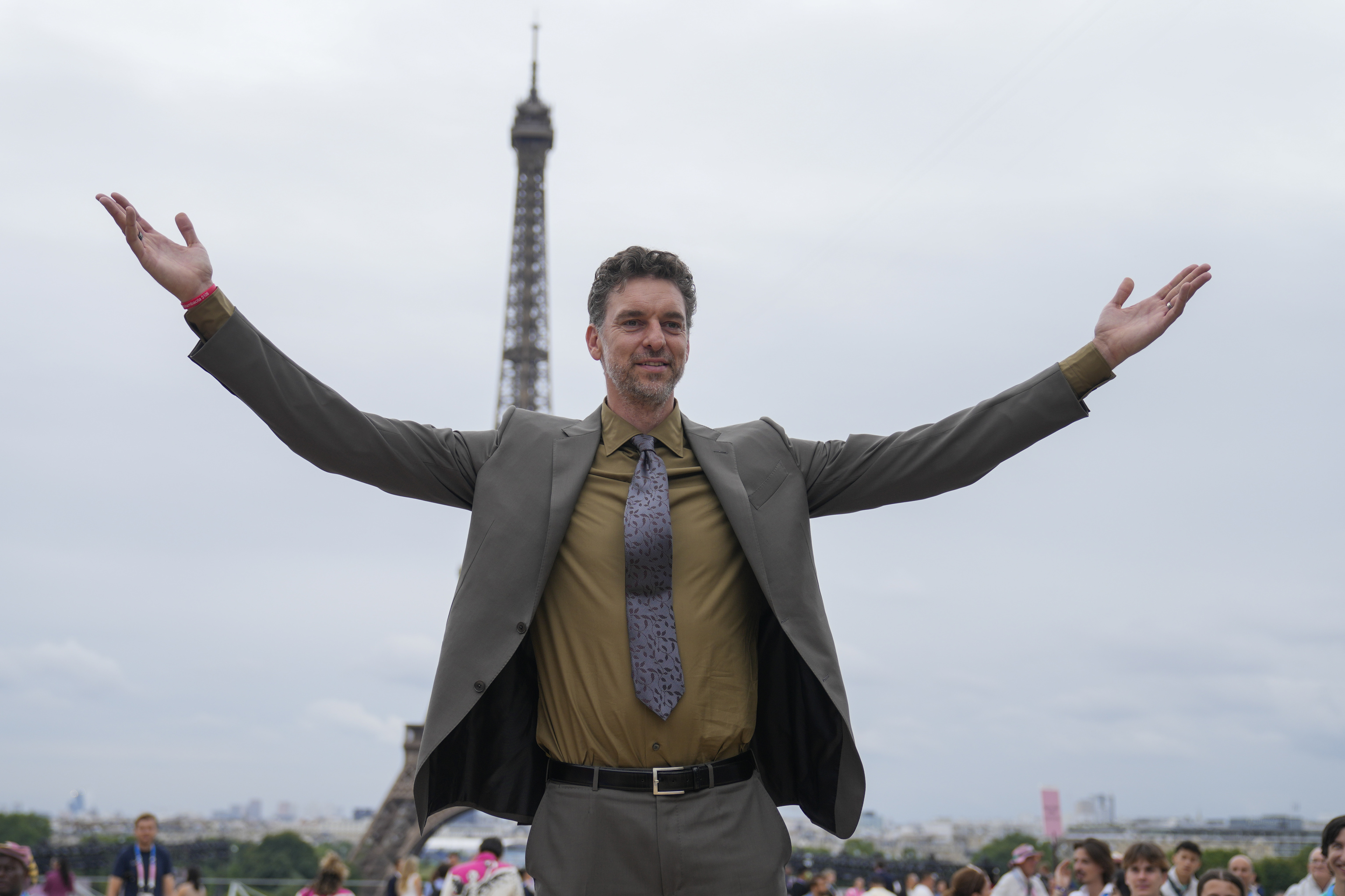 Pau Gasol arrives in Paris before the opening ceremony.