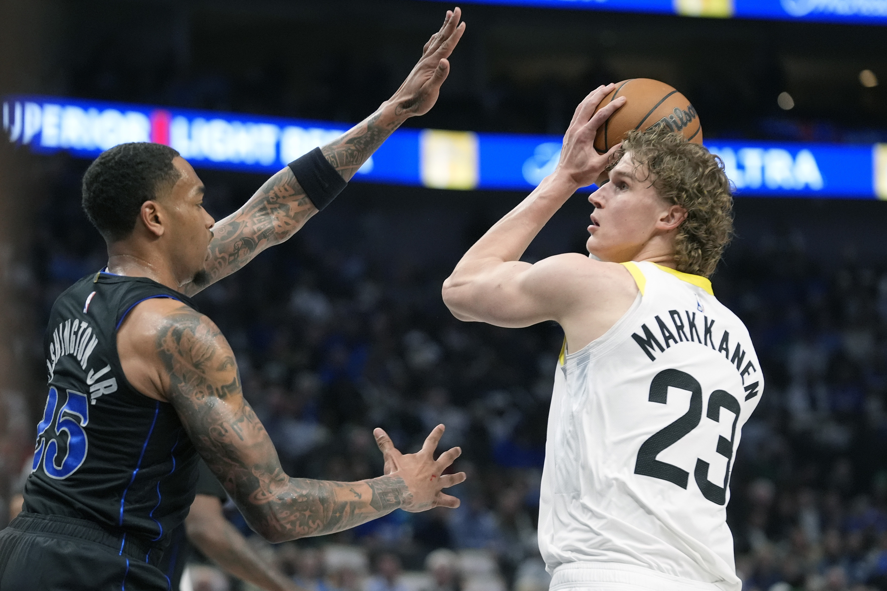 Utah Jazz forward Lauri Markkanen (23).