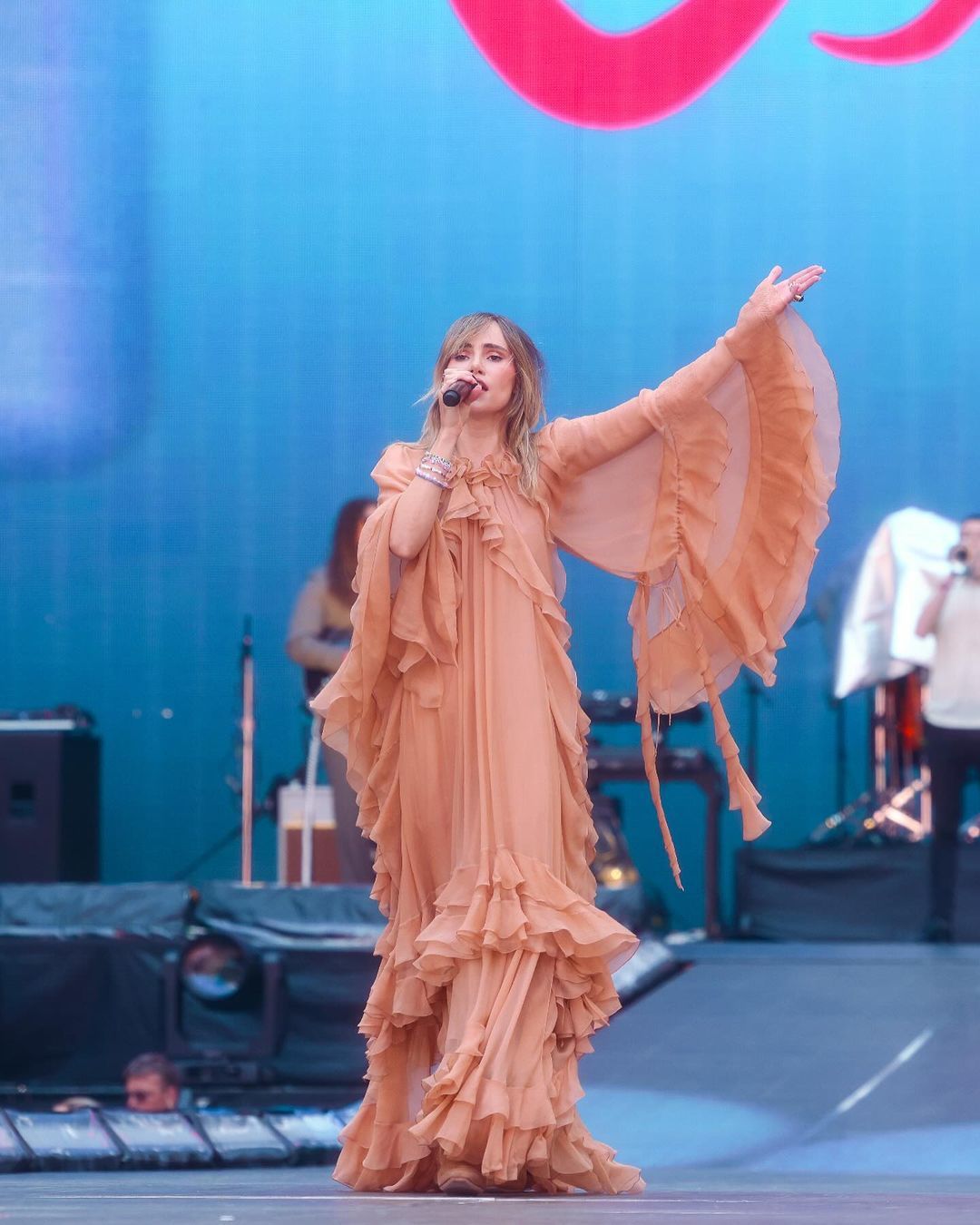 Suki in the concert of Taylor Swift in Wembley