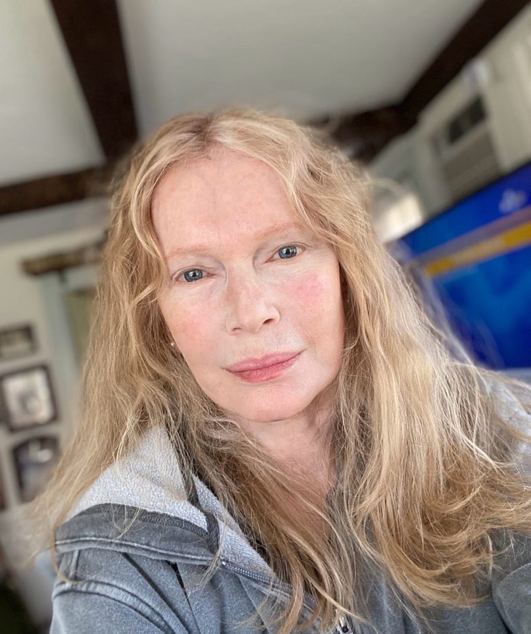 Mia Farrow in a post of Instagram