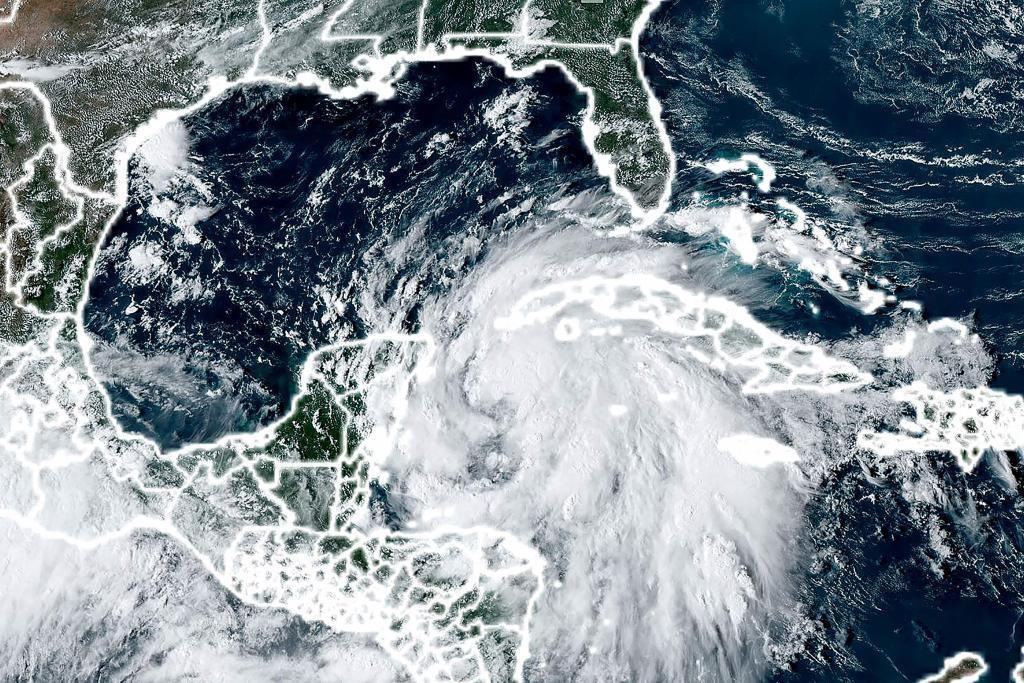 The US state of Florida is preparing for the arrival of Storm Helene.