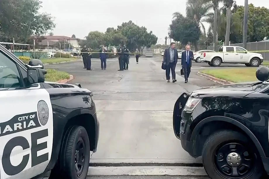 Police at the doors of the Santa Barbara courthouse where an explosion has left five injured.