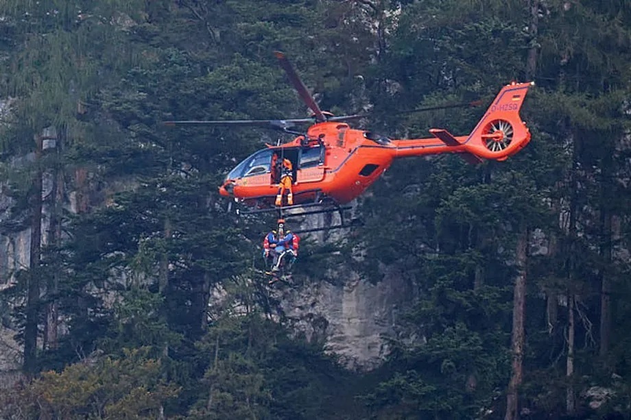 The rescue helicopter Christoph 14 at Untersberg.