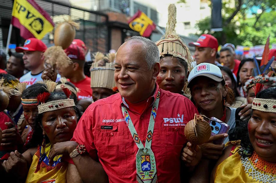 Diosdado Cabello during the celebration of Indigenous Resistance Day.