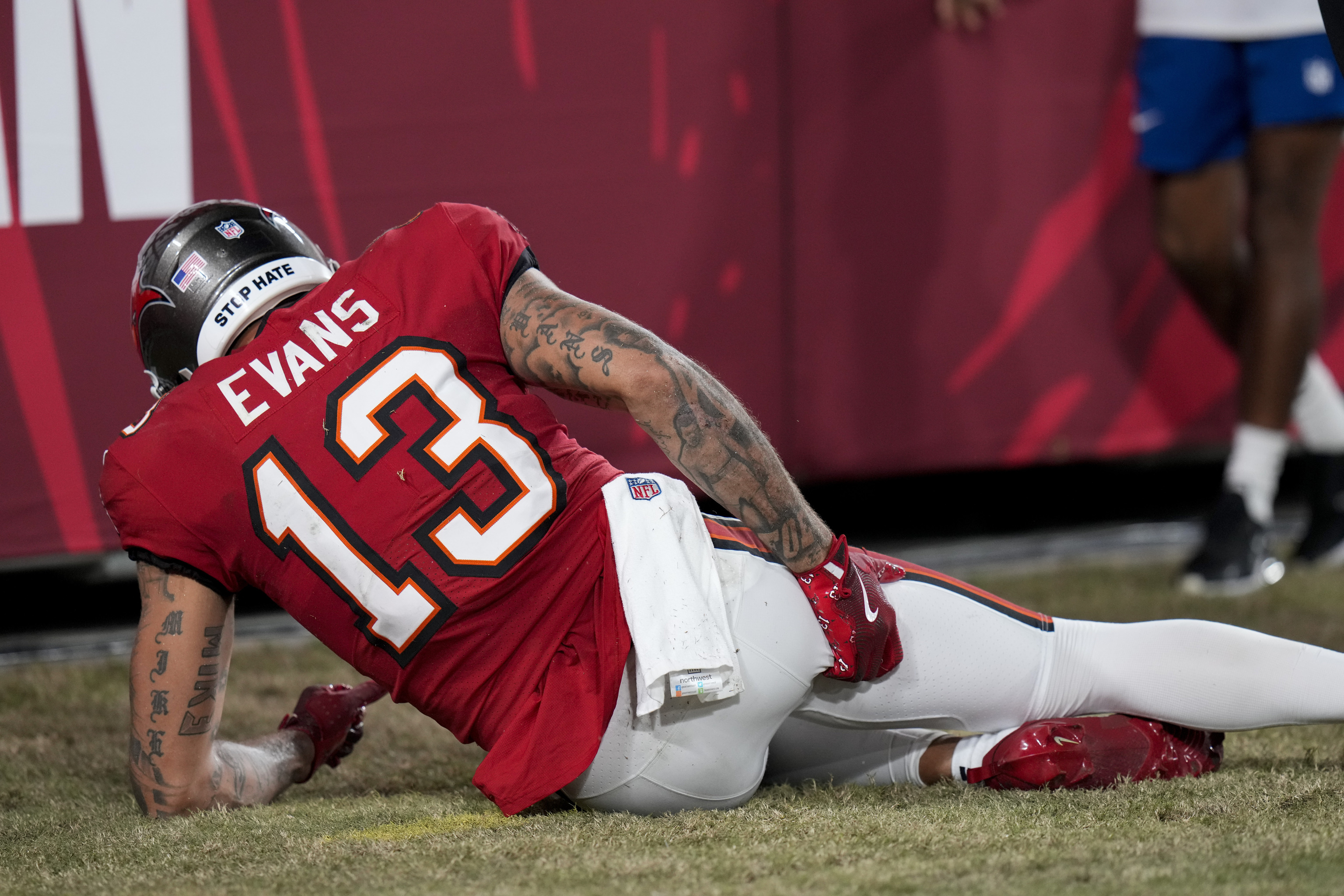 Tampa Bay Buccaneers wide receiver Mike Evans (13) reacts to an injury during the first half.