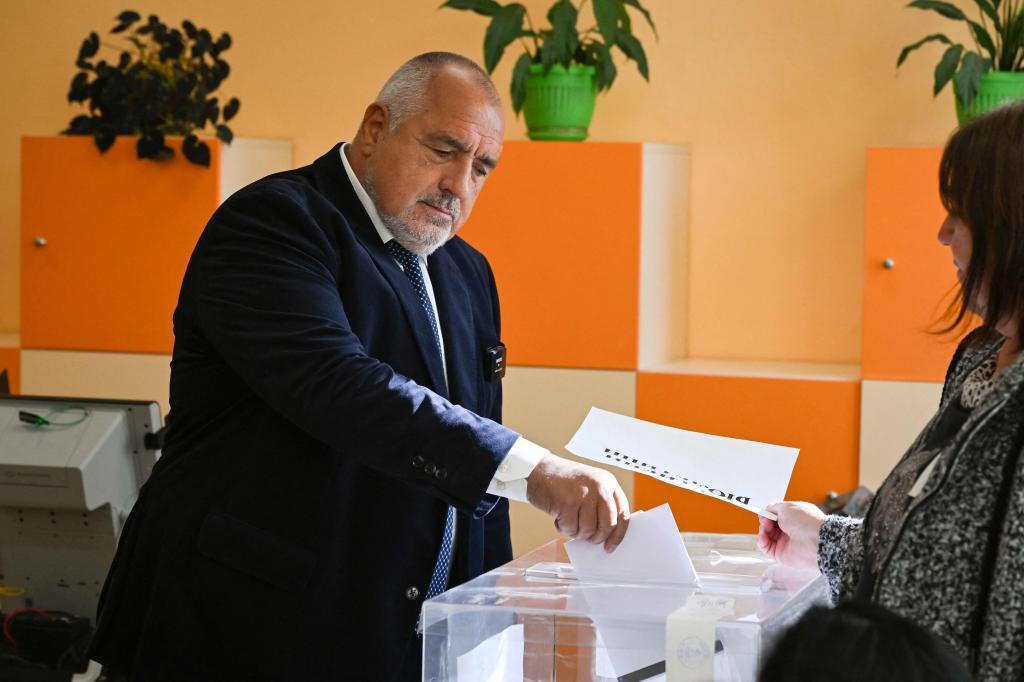 Borisov casts his ballot at a polling station.