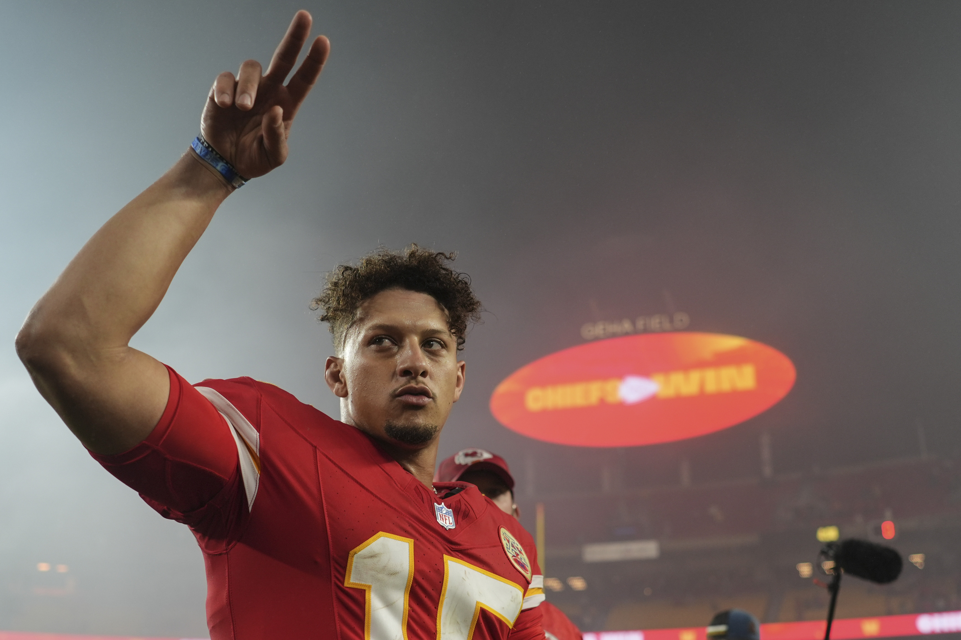 Kansas City Chiefs quarterback Patrick Mahomes (15).