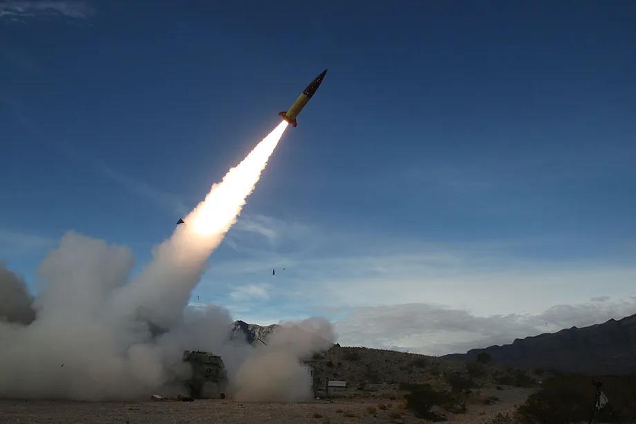 A test launch of ATACMS missiles by the US Army.US Defense.