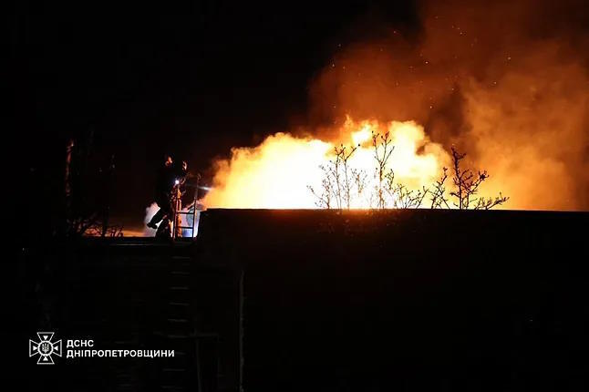 Fire in Dnipro after a projectile launched by Russia hitsUkraine Emergencies.