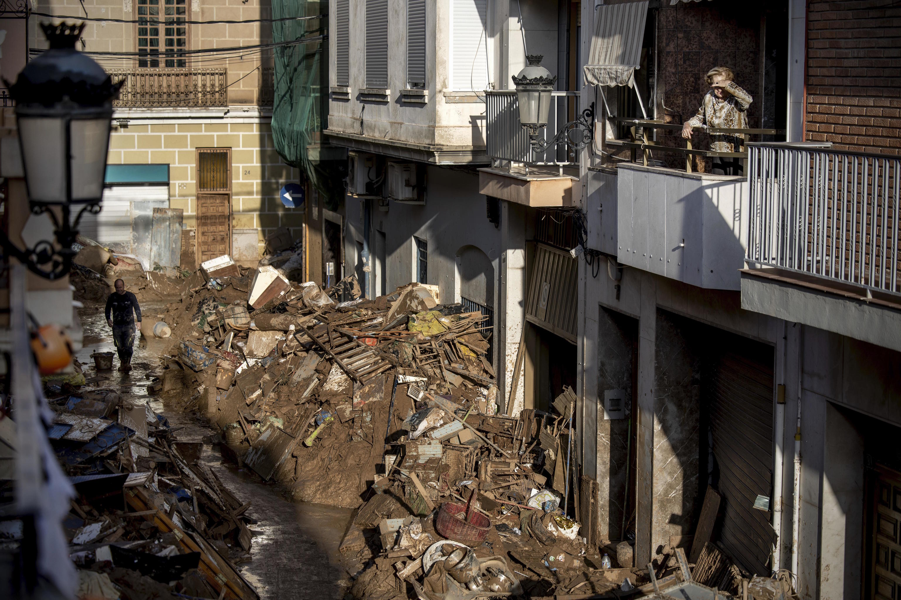 State of a main street in Paiporta days after the DANA.