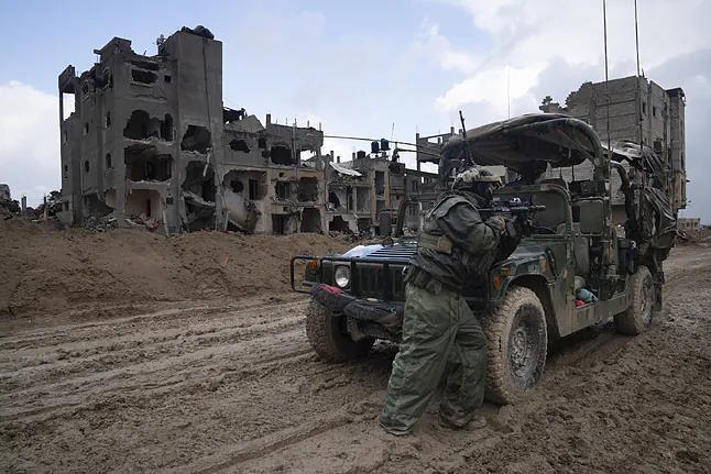 An Israeli soldier in Jan Yunis.