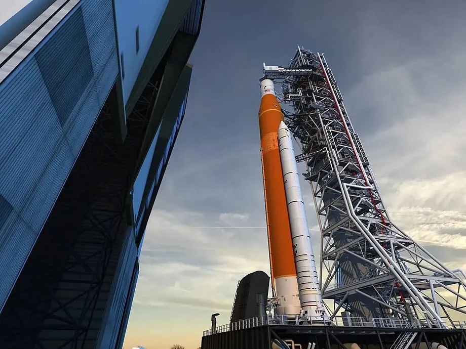 Recreation of the Space Launch System (SLS) rocket from the Artemis program to return to the Moon.