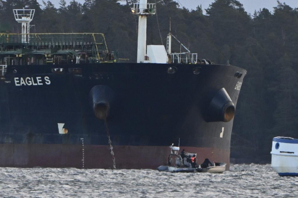 Finnish Coast Guard stopped a small boat