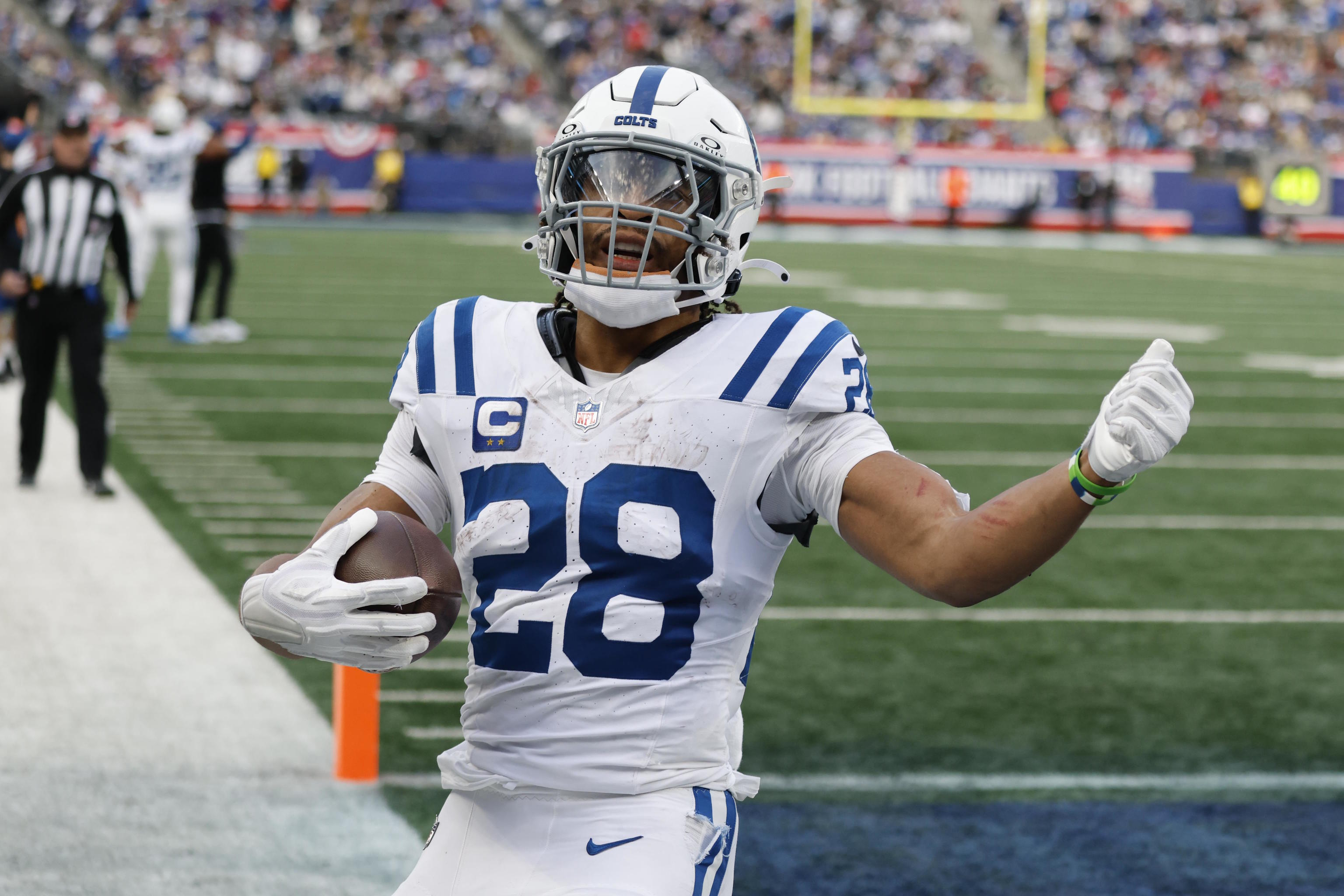 Indianapolis Colts running back Jonathan Taylor scores a touchdown.