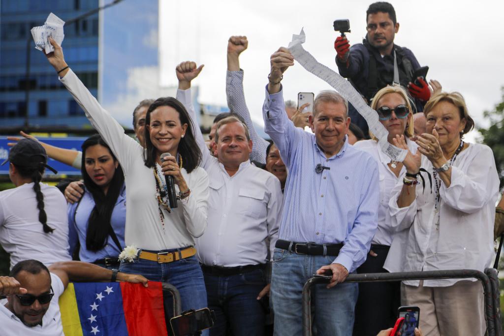 Opposition leader Maria Corina Machado, left, and opposition candidate Edmundo Gonzalez