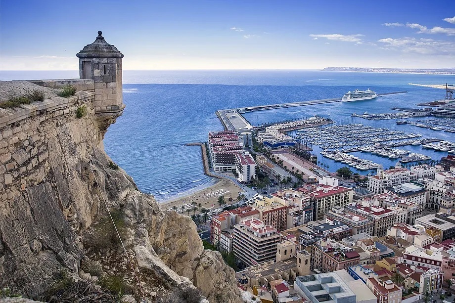 Panoramic view of the city of Alicante.