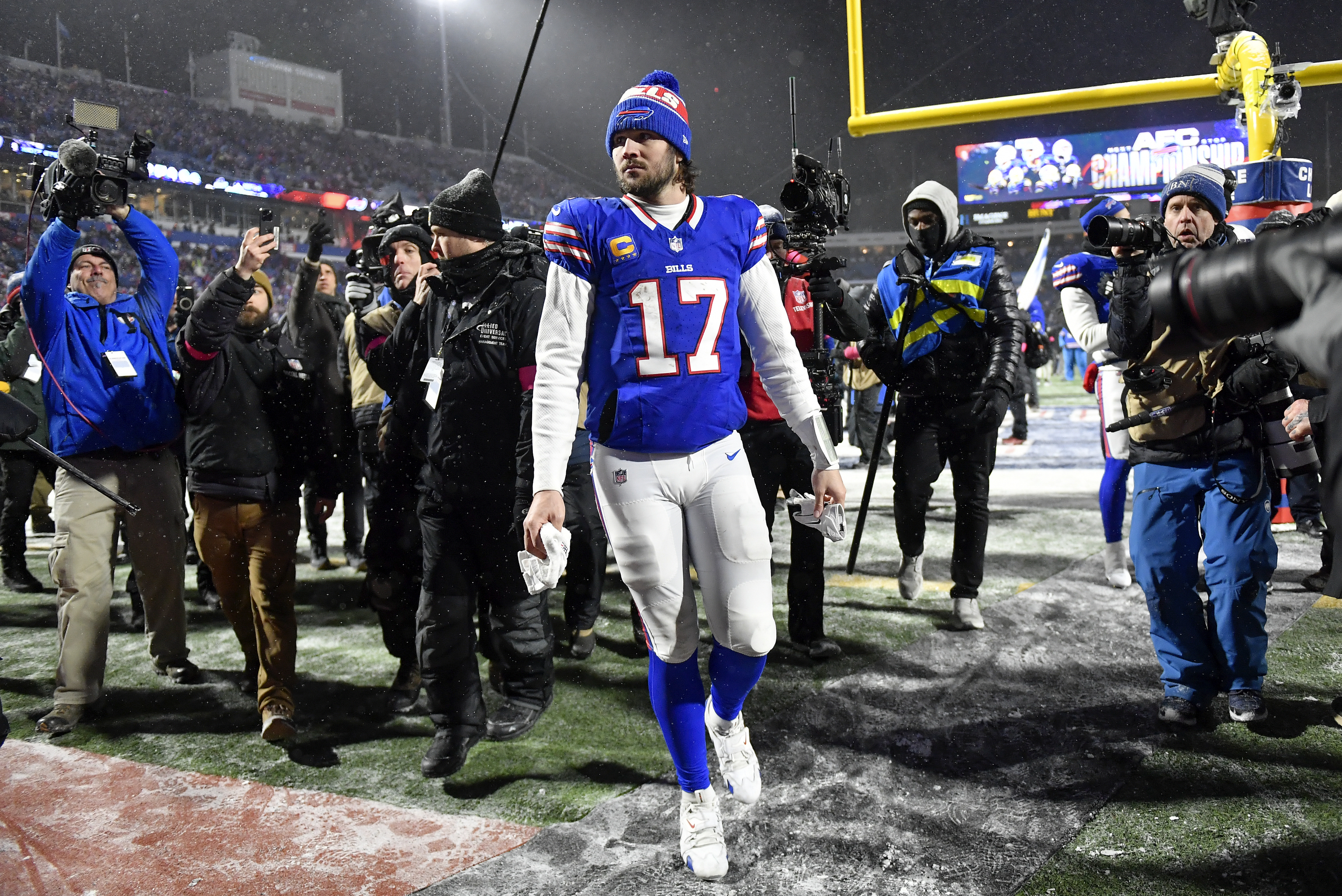 Buffalo Bills quarterback Josh Allen (17).