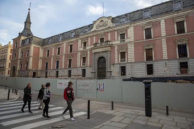 The Saln de Reinos of the Prado Museum, under construction.