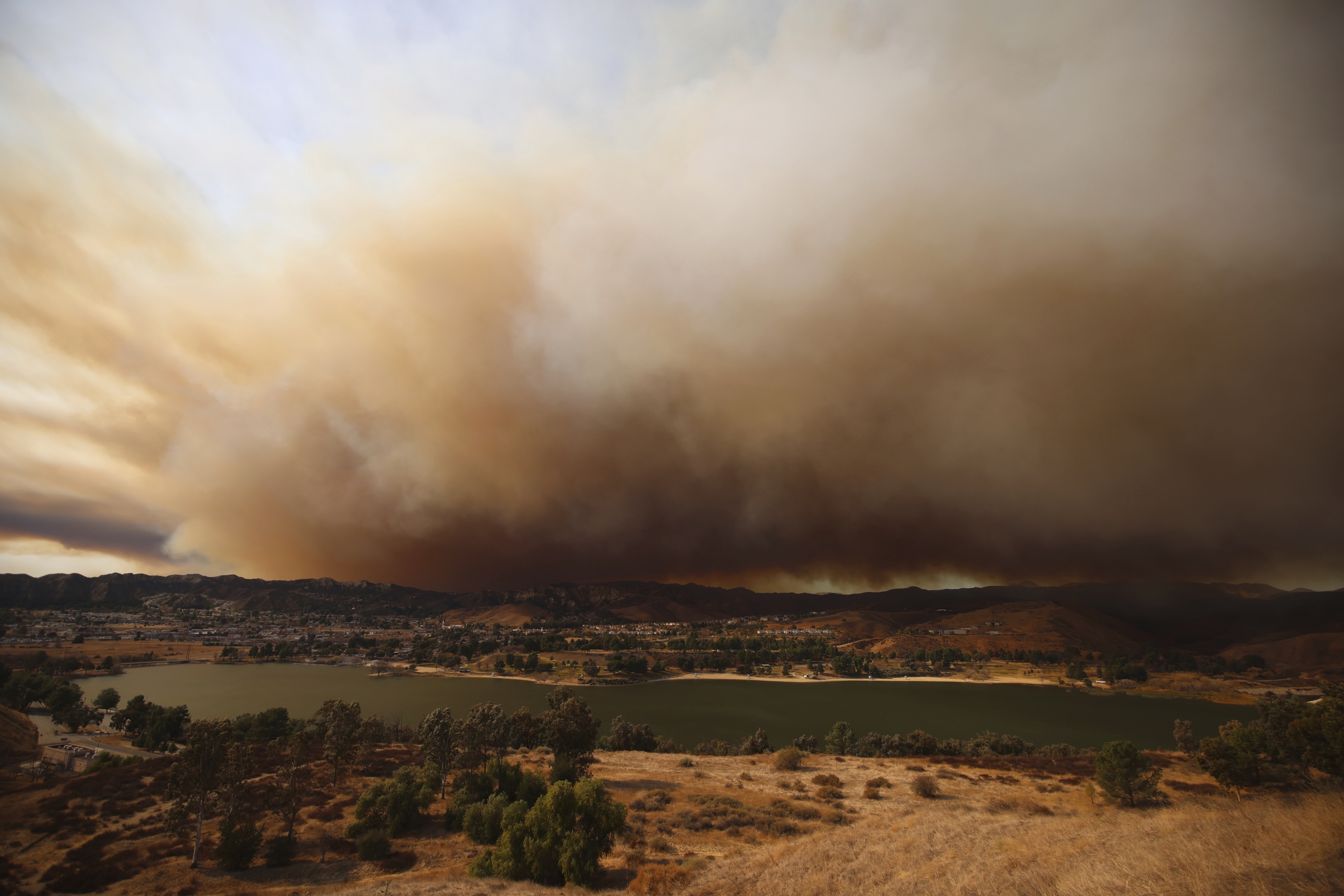 Plumes of smoke caused by the Fire.