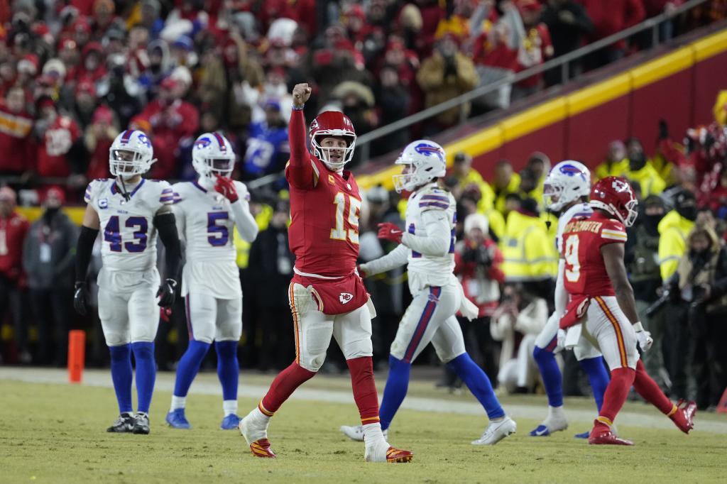 Patrick Mahomes (15), quarterback de los Chiefs de Kansas City