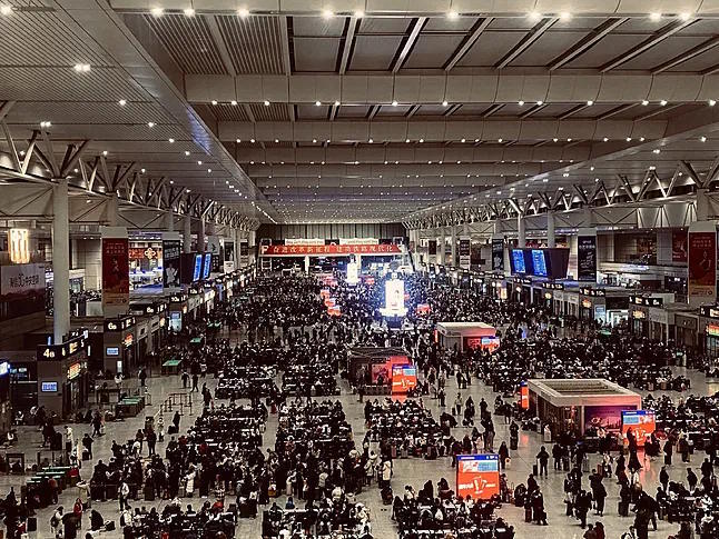 Image of the crowded train station in Shanghai, full of travelers for the Chinese New Year.