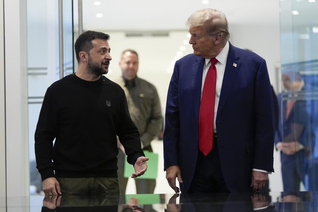 President Donald Trump meets with Ukraine's President Volodymyr Zelenskyy