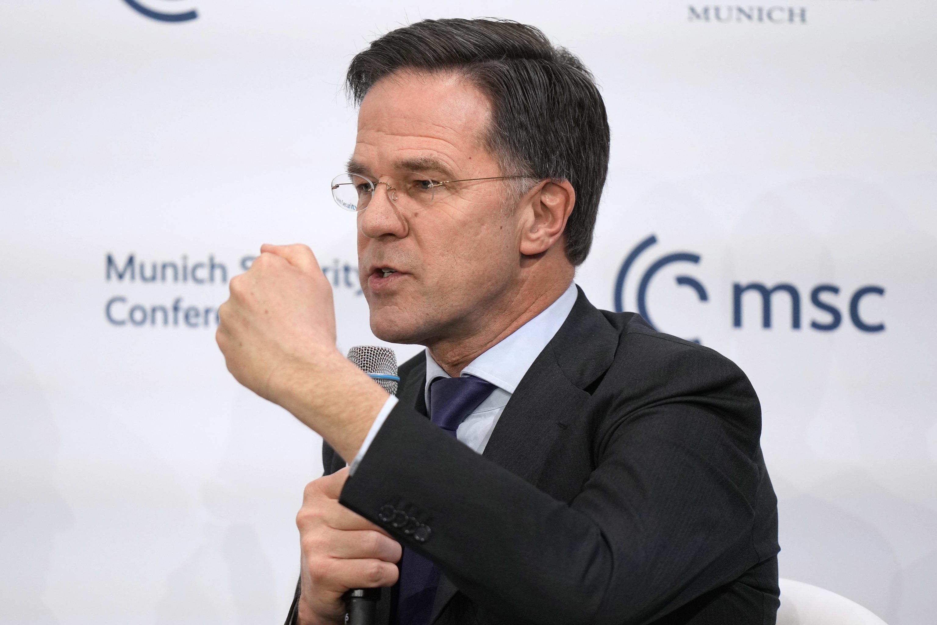 Rutte urges Spain and other countries to spend more than 3% on defence.