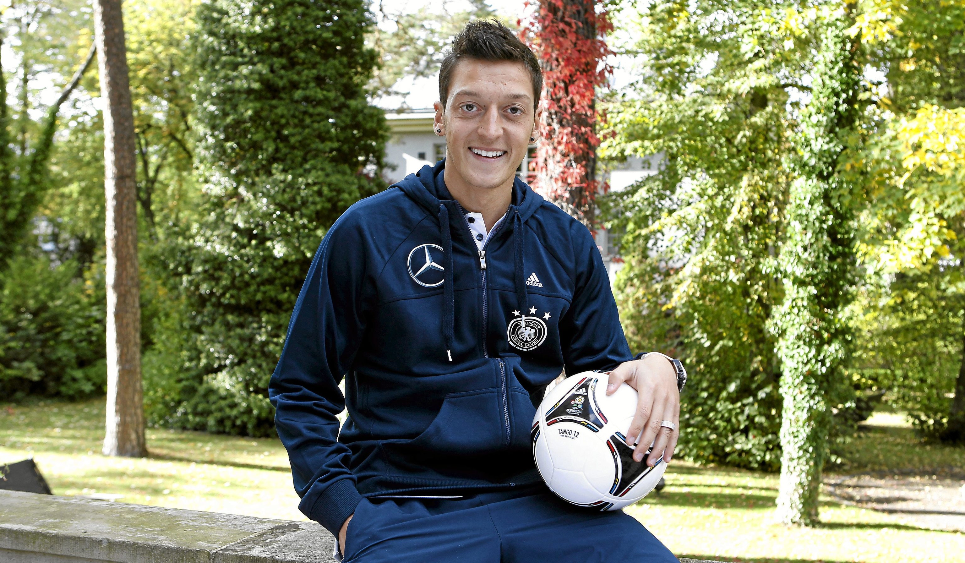 Mesut zil.