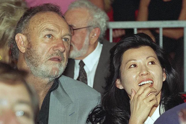 Gene Hackman and his wife, Betsy Arakawa, in June 1993.