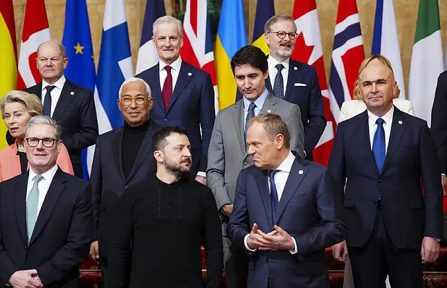 Zelensky, supported by the European leaders during his meeting in London.