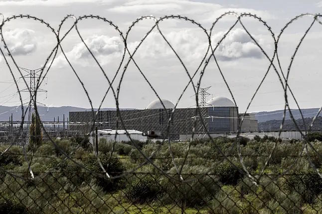 The Extremaduran Almaraz power plant will start the nuclear blackout in Spain with the closure, in November 2027, of its first reactor.