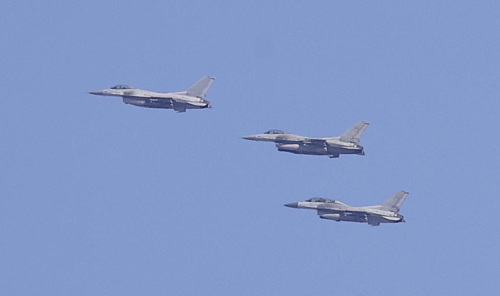 South Korean Air Force KF-16 jet fighters fly