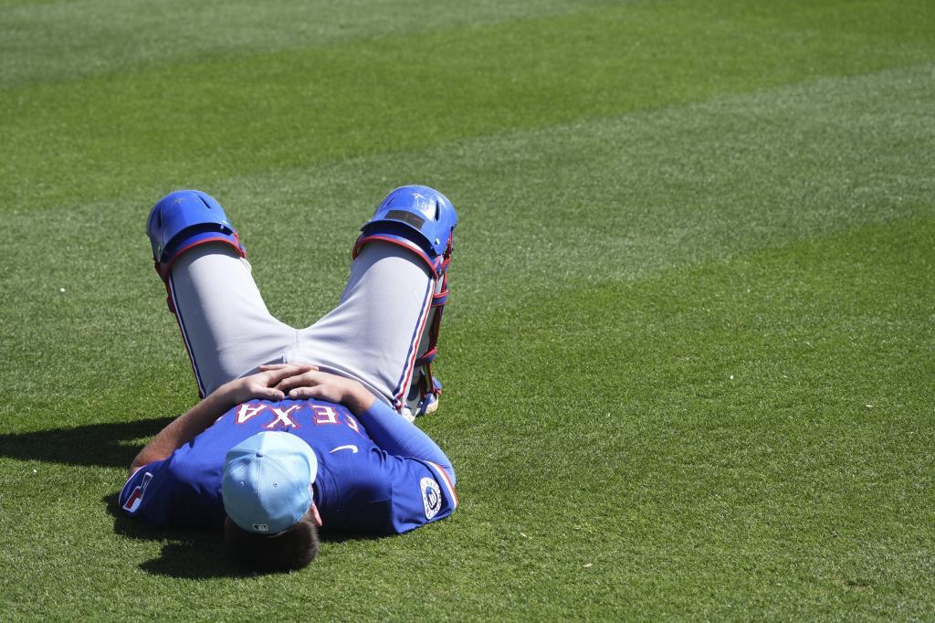 Texas Rangers' Malcolm Moore takes a break