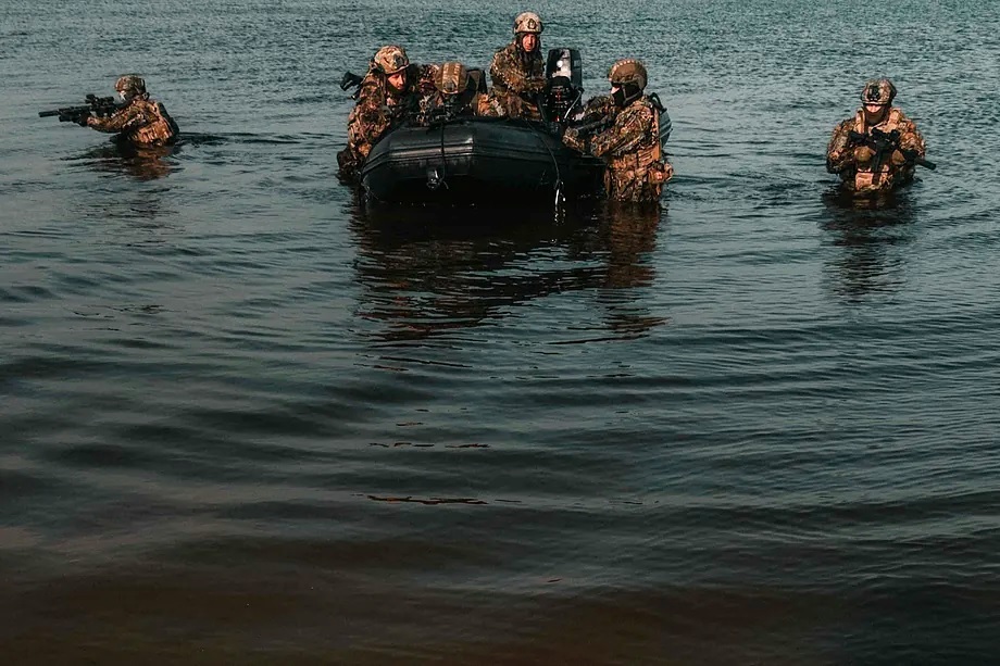 Training near the Black Sea of the Ukrainian Special Forces Brigade.