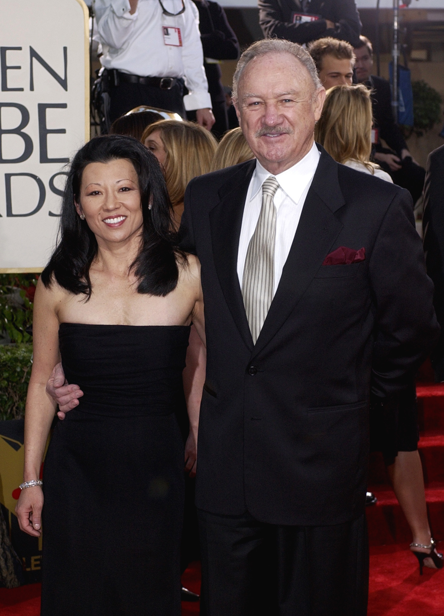 The actor Gene Hackman poses with his wife, Betsy Arakawa.