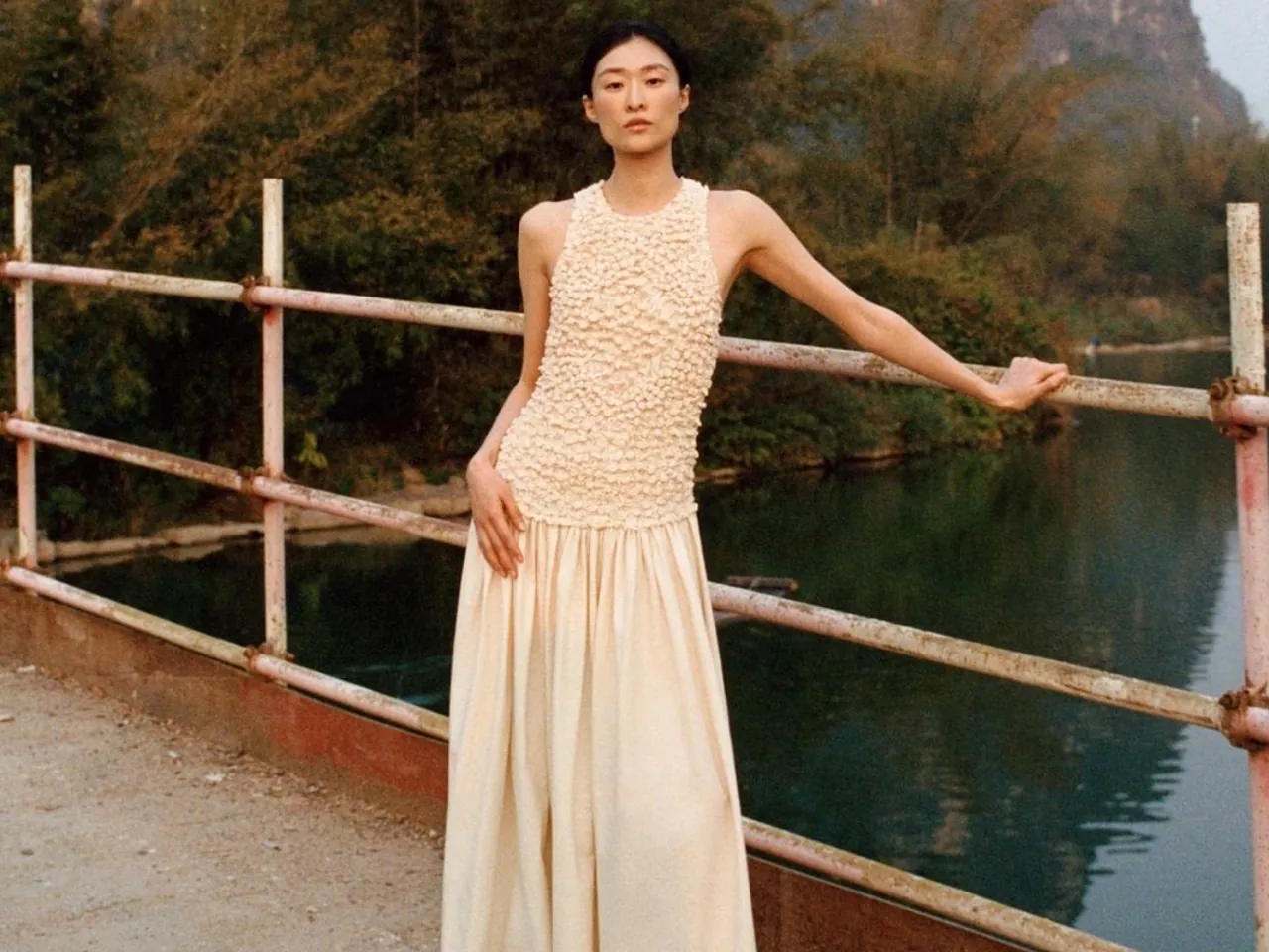 ZARA ノットギャザーセーター　FANGLU LIN ノット ギャザーセーター X FANGLU LIN - ブラック | ZARA Japan