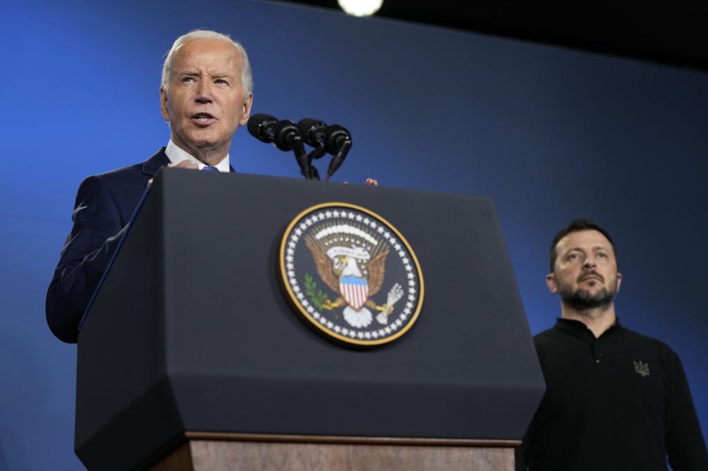 President Joe Biden, left, joined by President of Ukraine Volodymyr Zelenskyy,