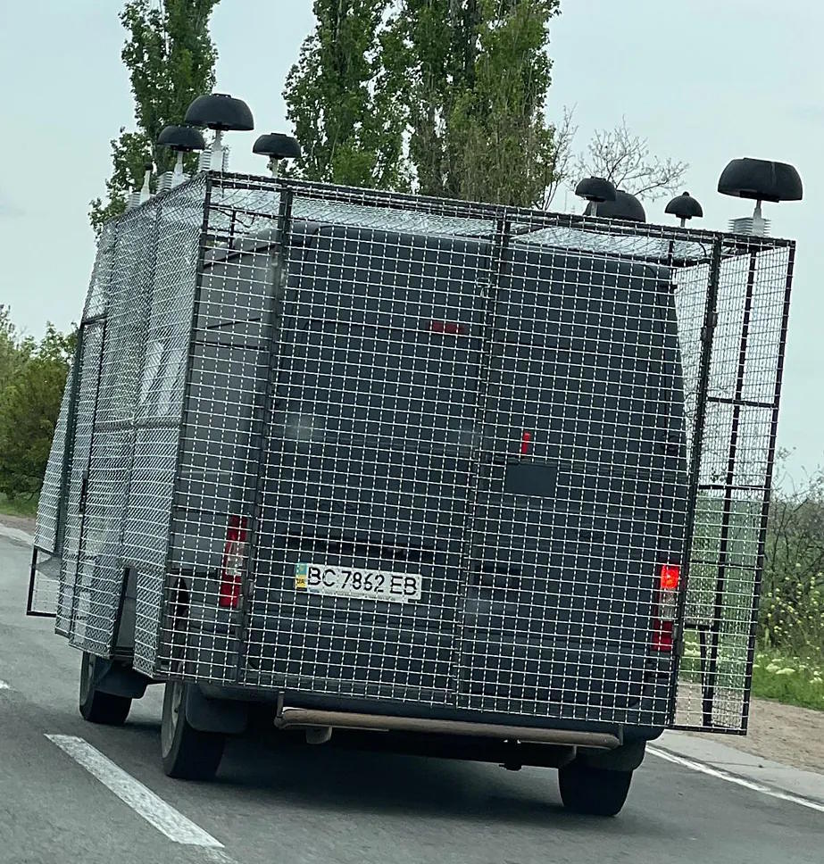 A van protected against drones, in Kherson.
