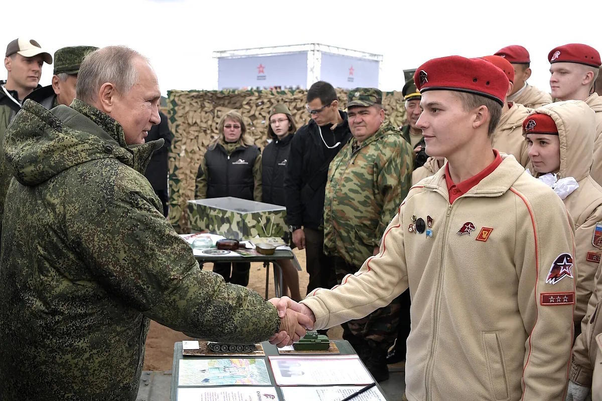 File image of Vladimir Putin at the military practices of young Russians, in September 2019.