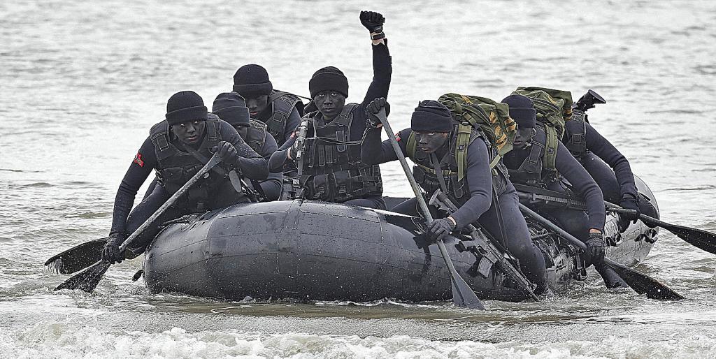 Taiwan's "frogmen" Marines perform covert landing drills just a few kilometers from mainland China on the outlying island of Kinmen, Taiwan