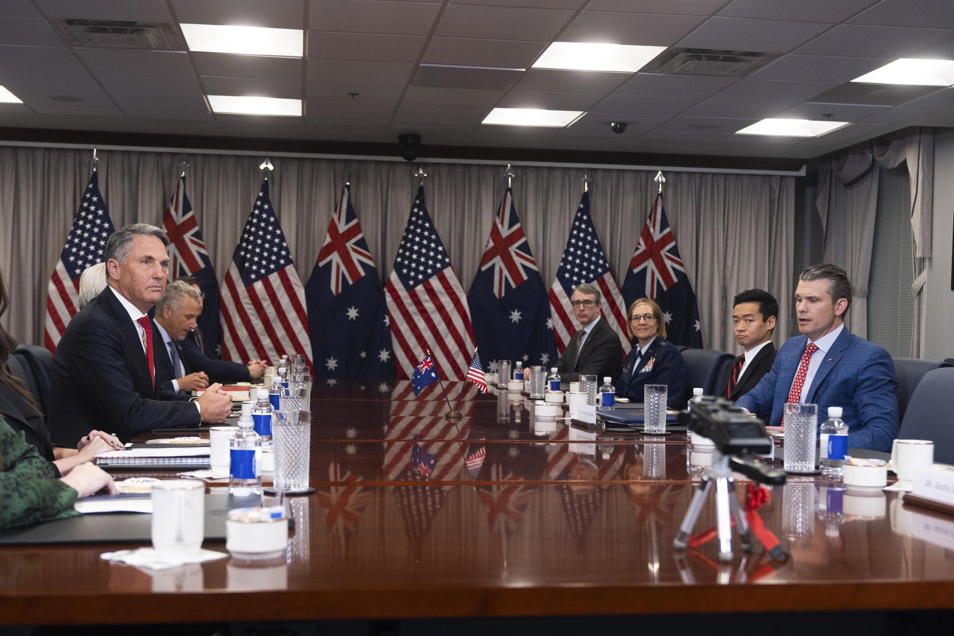 P. Hegseth welcomes Australian Deputy Prime Minister and Defense Minister.