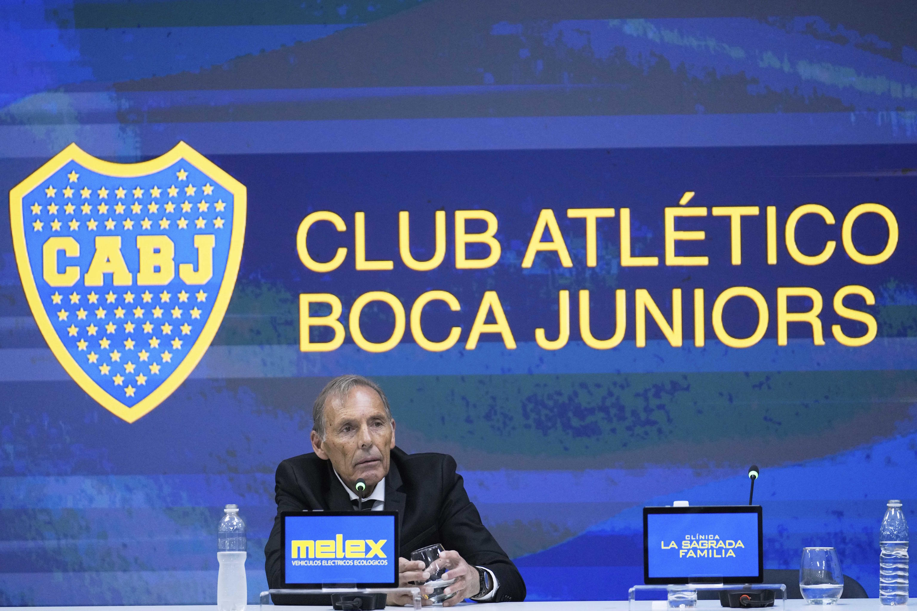 Miguel . Russo during his presentation as the new coach of Boca Juniors.