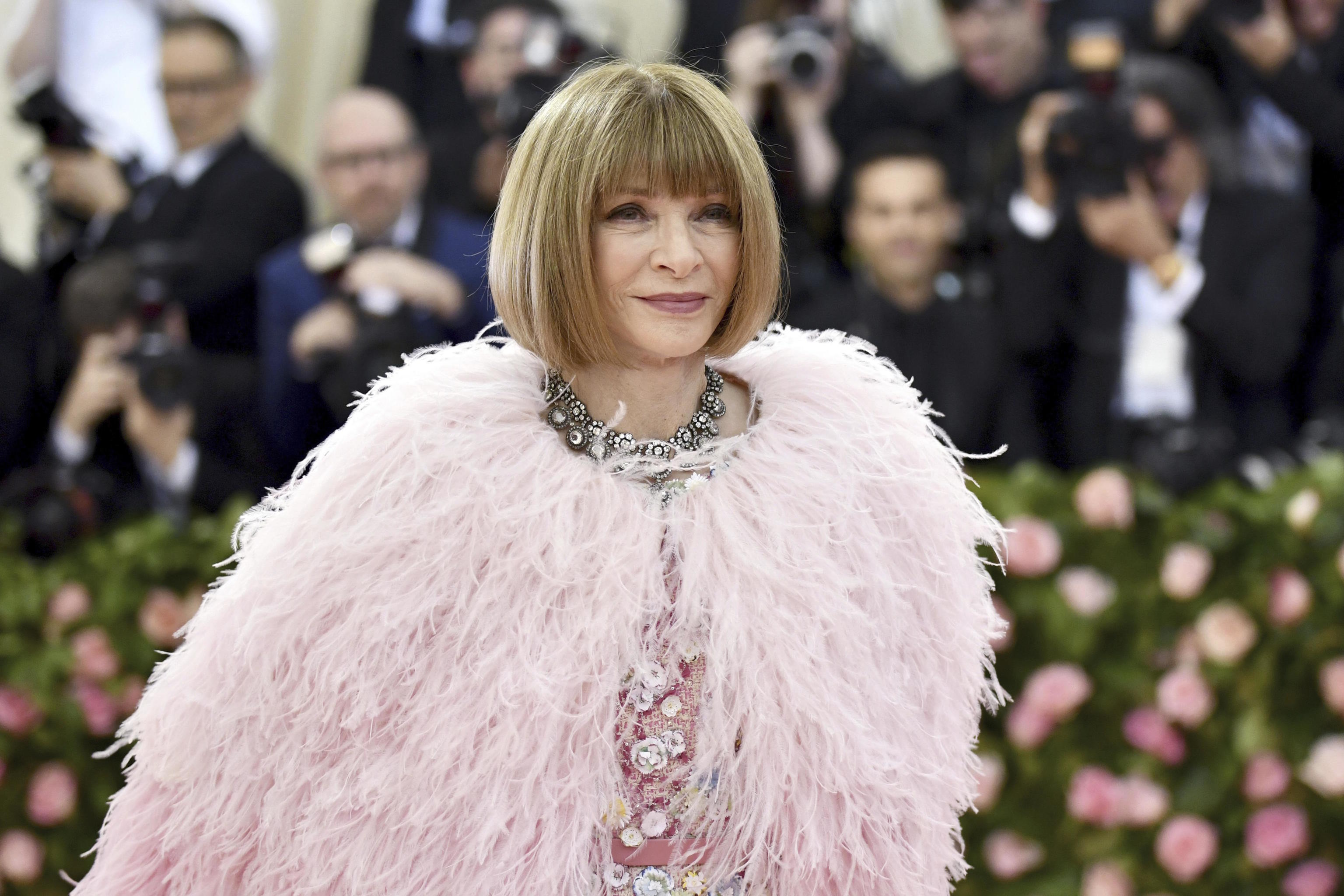 Sunglasses, geometric bob, statement necklace... That, and more, is Anna Wintour.