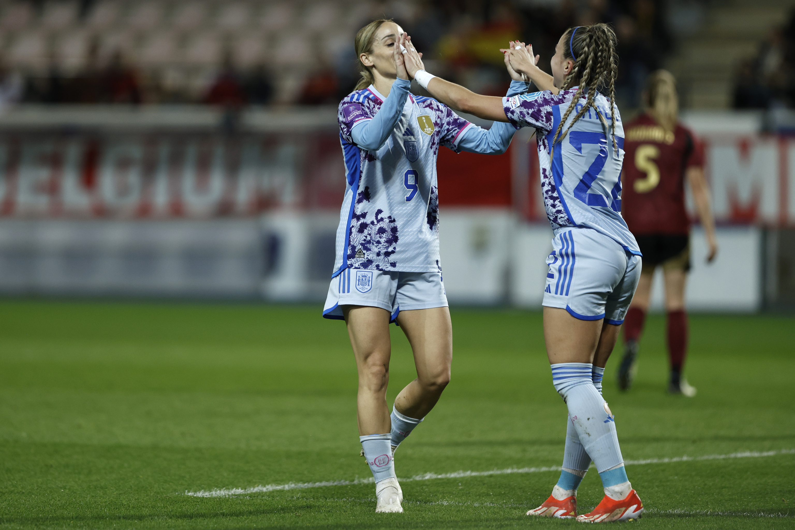 Spain's Esther Gonzalez, left, and Spain's Athenea celebrate after winning the Euro 2025.
